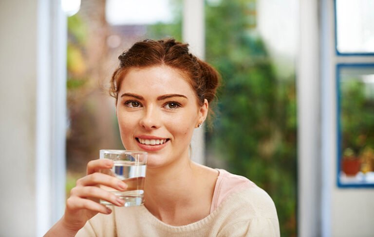 ۱۴ زمان طلایی برای نوشیدن آب که نباید از آن‌ها غفلت کنید