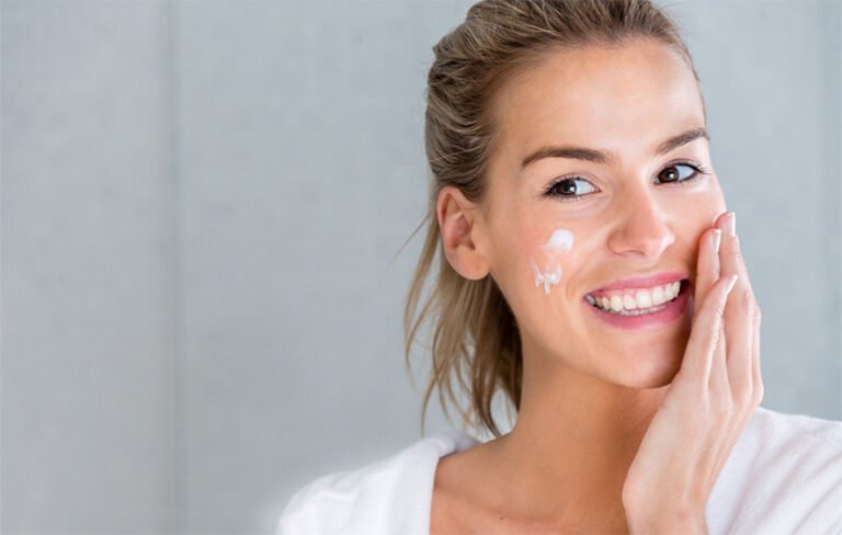 ۱۵ راهکار موثر برای آبرسانی به پوست از داخل و بیرون