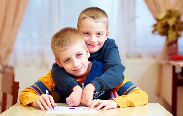 ۱۰ راهکار برای کمک به دوست‌یابی کودکان مبتلا به اوتیسم