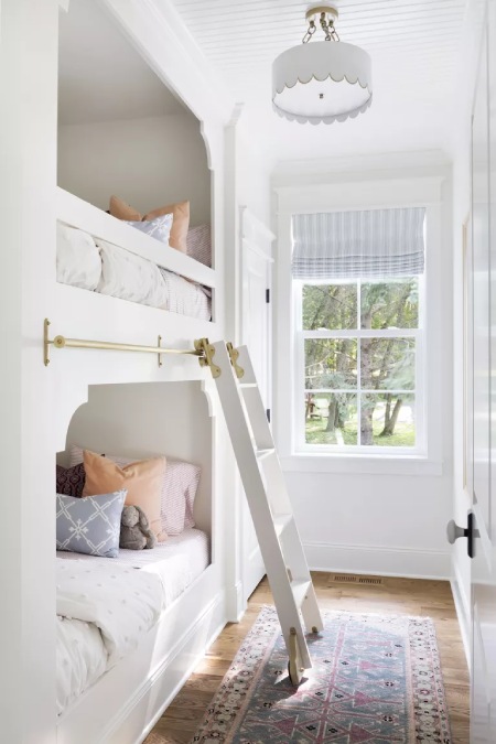 ۱۲ ایده برای دکوراسیون و چیدمان اتاق خواب کوچک
