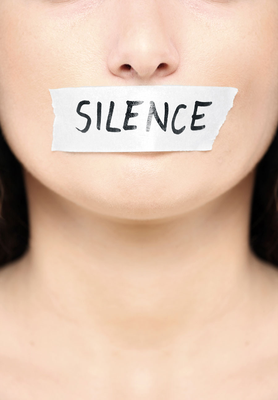 ۱۳ دلیل که باعث می‌شود در شرایط مختلف سکوت کنیم