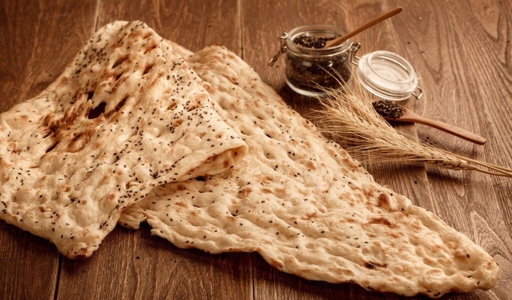 قدیمی‌‎ترین شیوه پخت نان در ایران | وقتی پخت سنگک مخصوص شهری‌ها بود | اشاره هرودوت به نان گندم خوردن کمبوجیه و ایرانیان