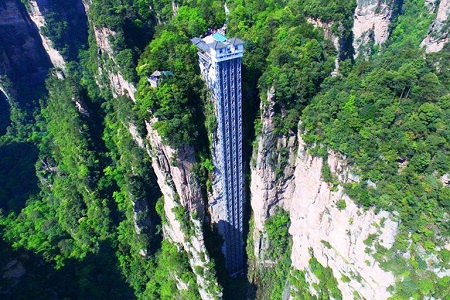 آسانسور بیلانگ در چین با مناظری زیبا