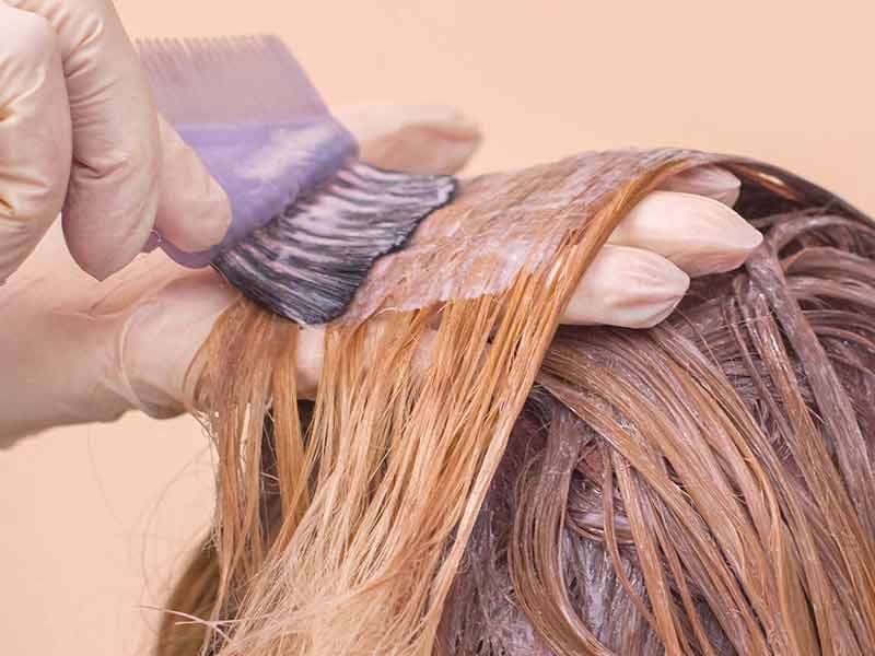 آیا باید موها را قبل از رنگ کردن بشوییم؟