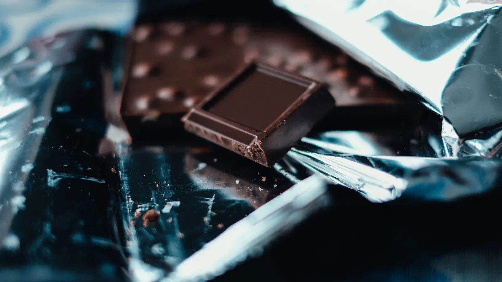 آیا شکلات تلخ واقعاً برای بدن مفید است؟