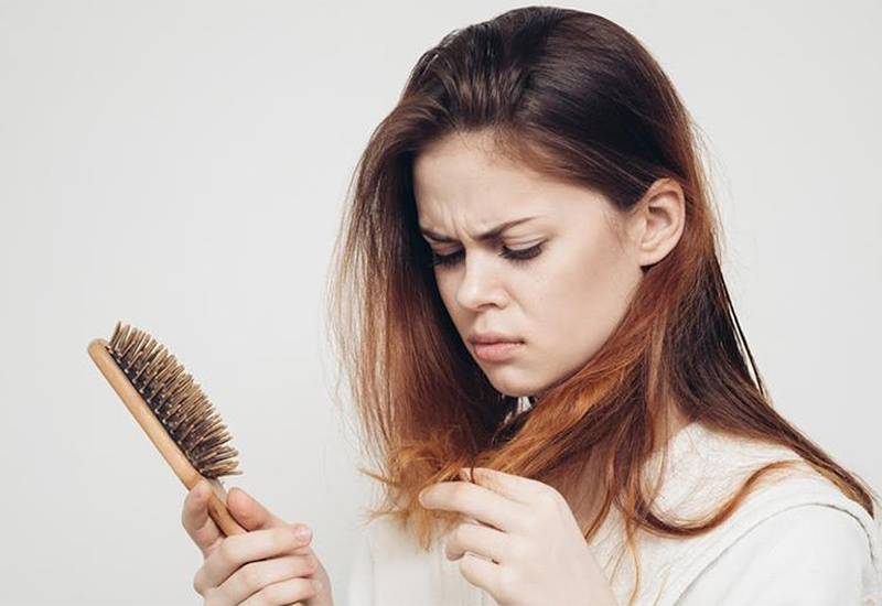 برای جلوگیری از ریزش مو باید چه کاری انجام دهید؟