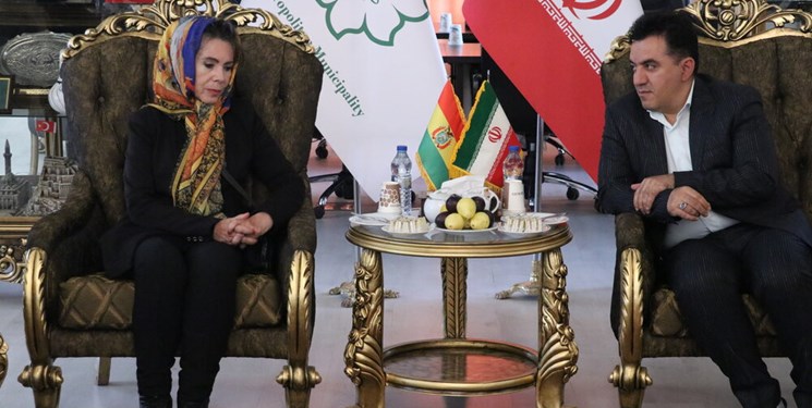 تصویری از رومینا پرز سفیر بولیوی در دیدار با شهردار تبریز