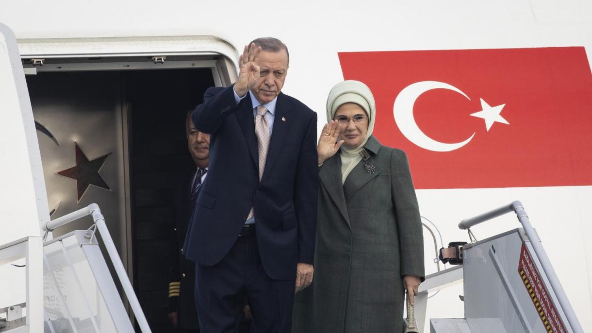 رجب طیب اردوغان و همسرش در هنگام سفر به شهر آستانه