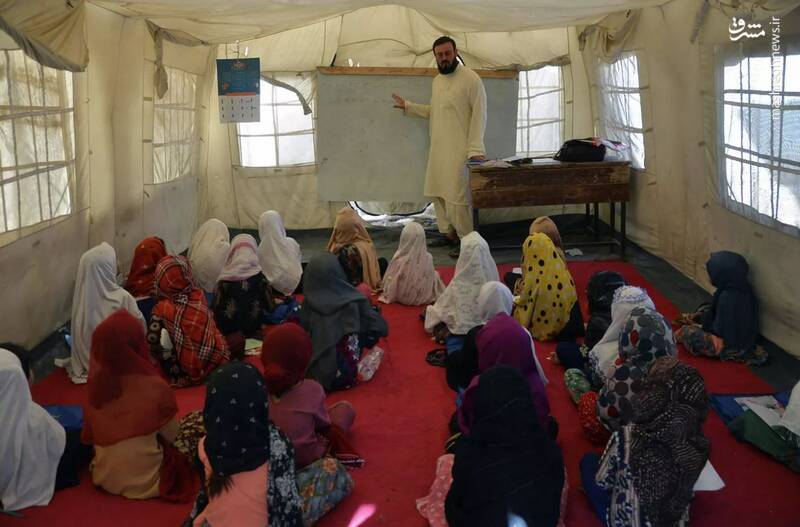 دختران افغان در آغاز سال تحصیلی