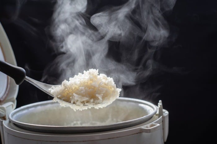 آموزش پخت و دم کشیدن سریع برنج در ۱۰ دقیقه
