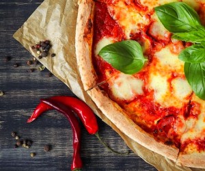 دلیل خشک شدن خمیر پیتزا خونگی و راه حلش