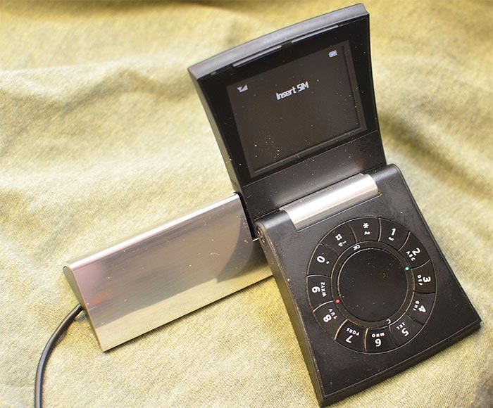 عجیب و غریب‌ترین گوشی‌ها و تلفن‌هایی که تا حالا ساخته شده‌اند(یک پزشک)