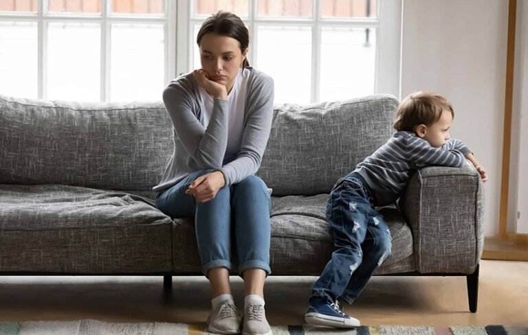 احساس گناه در والدین و ۶ راهکار برای اینکه خودتان را سرزنش نکنید(دیجی کالا مگ)
