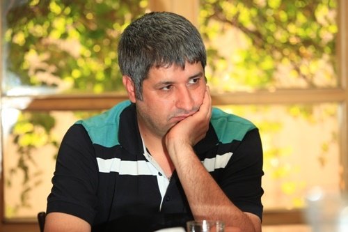 ادعای کیهان درباره تکدی‌گری کارگردان مشهور