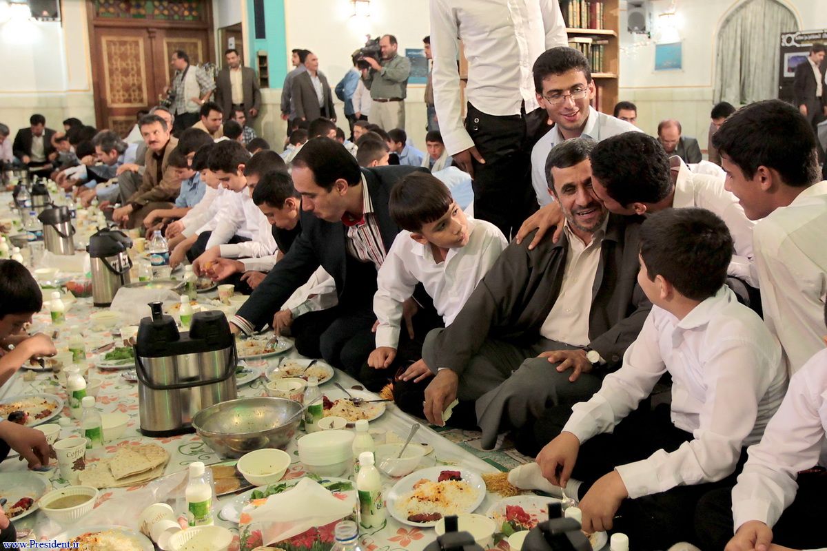 مهمانیِ خاص رئیسی، روحانی و احمدی‌نژاد خبرساز شد