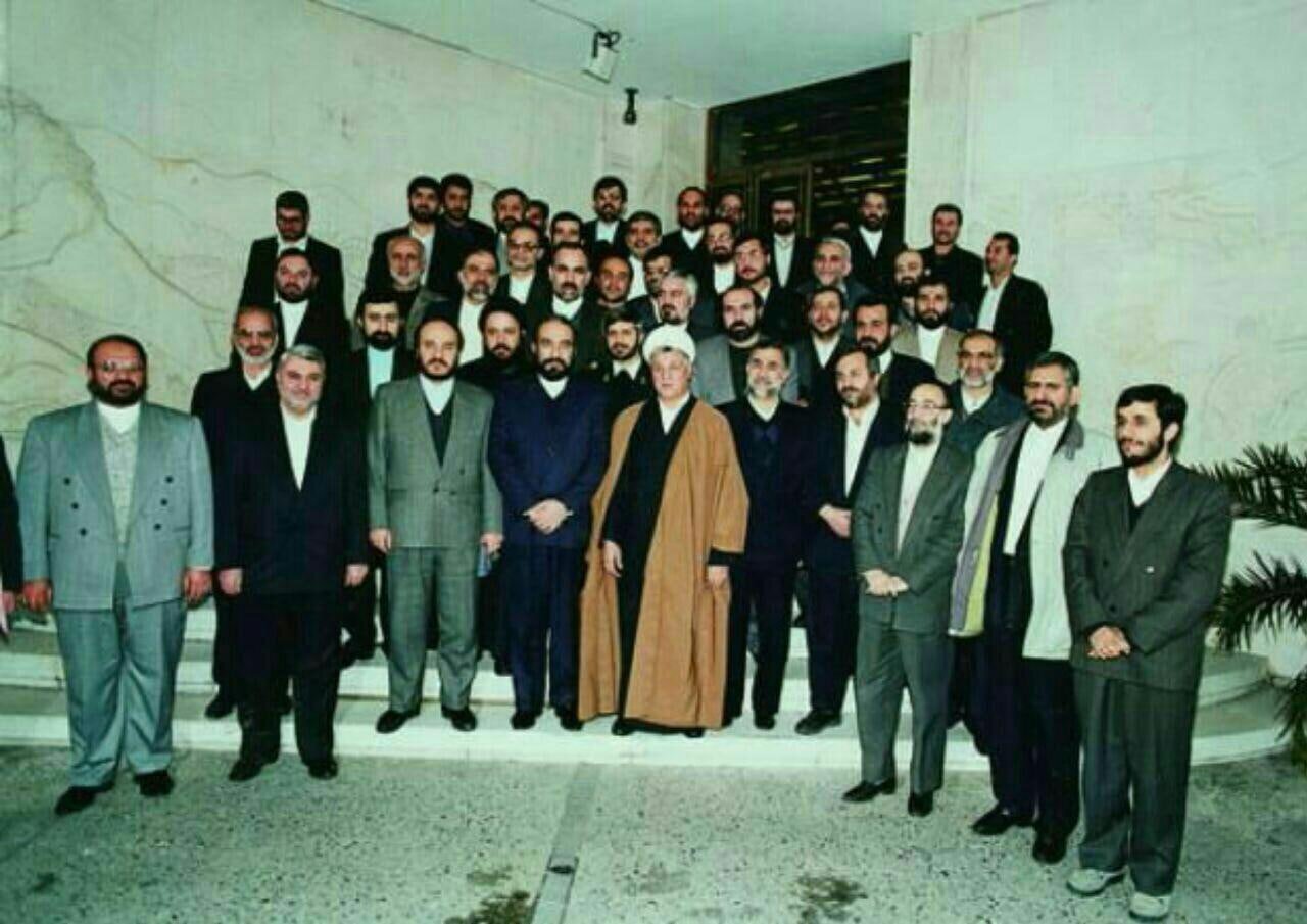 عکسی از پوشش احمدی‌نژاد وقتی که استاندار بود