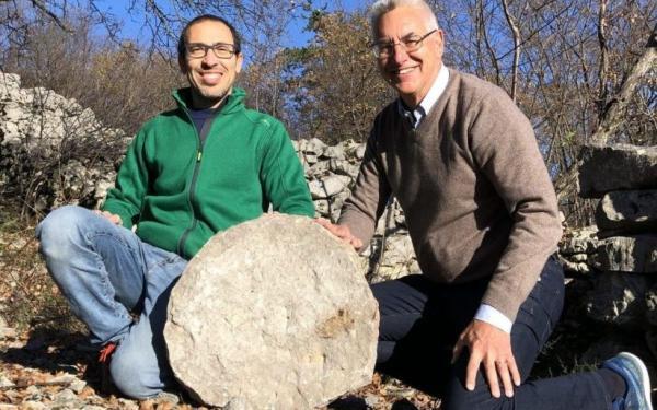 کشف «نقشۀ سنگی آسمان» با قدمت ۲۵۰۰ سال در ایتالیا (سرپوش)
