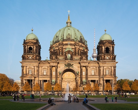 کلیسای جامع برلین و جاذبه‌های دیدنی اطراف آن (بیتوته)