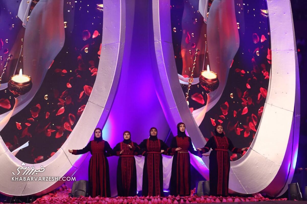 گروه سرود دختران در افتتاحیه جام ملت‌ها سوژه شد!