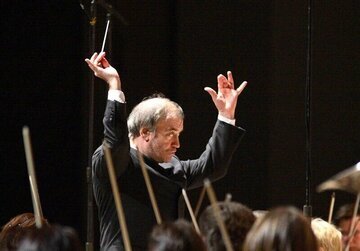 رهبر ارکستر مشهور جهان به ایران می‌آید