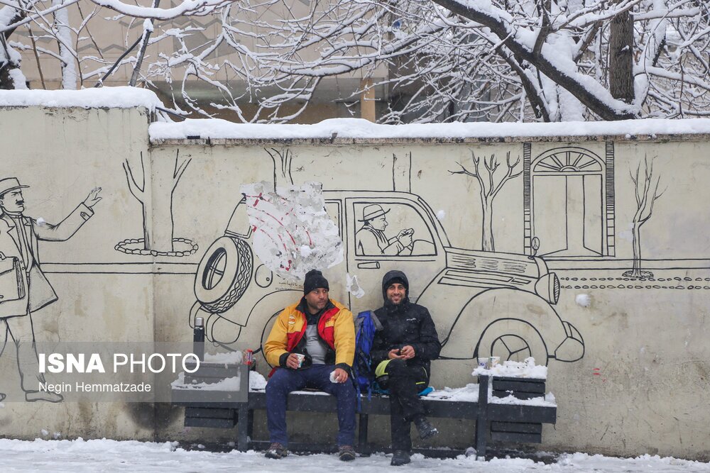 پرسه در برف تهران (ایسنا)