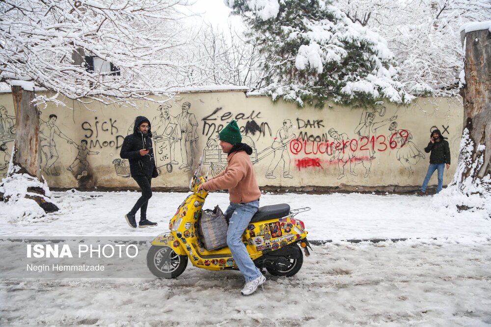 پرسه در برف تهران (ایسنا)