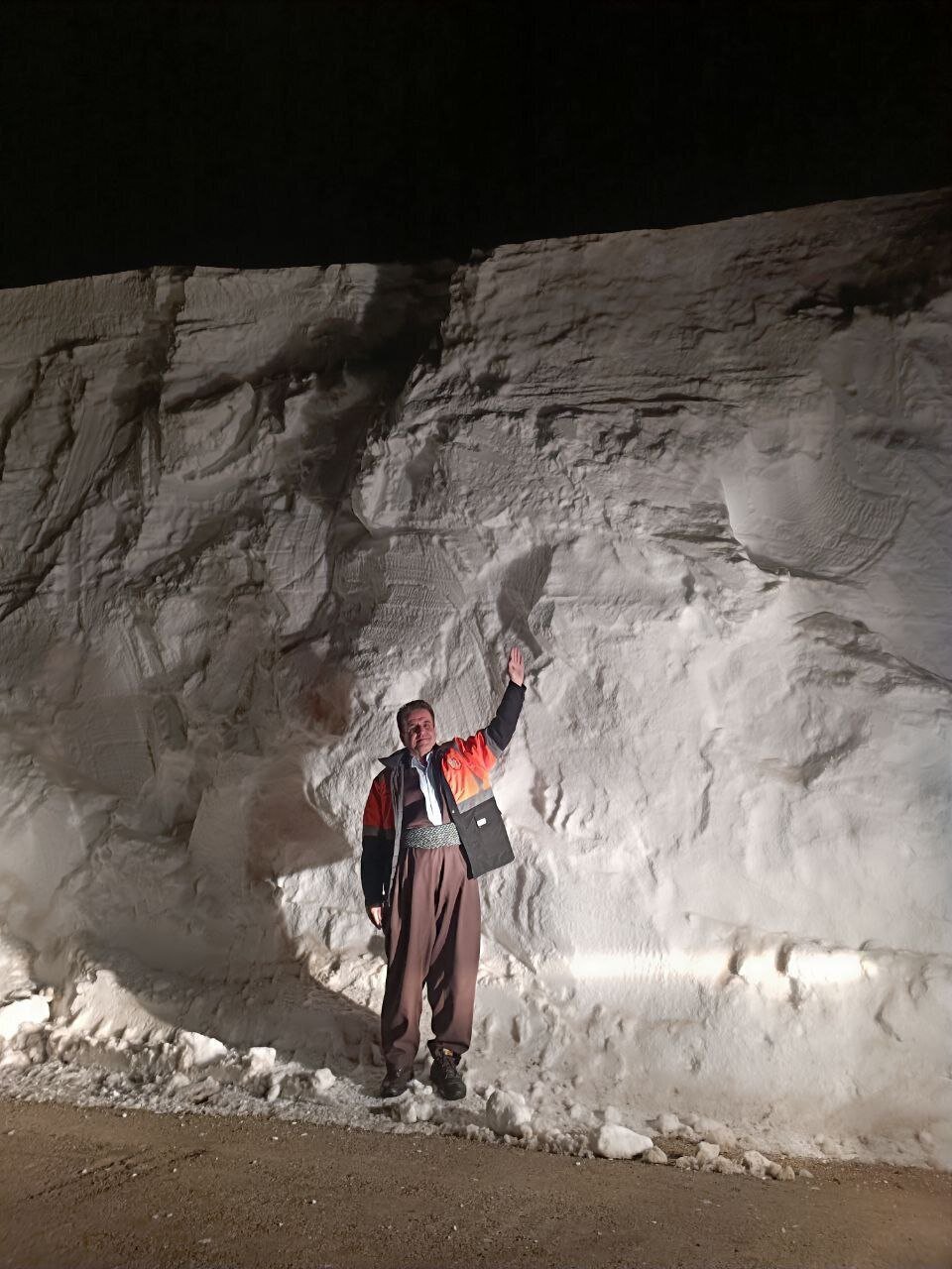 عکسی باورنکردنی از بارش چهار متر برف در گردنه ژالانه