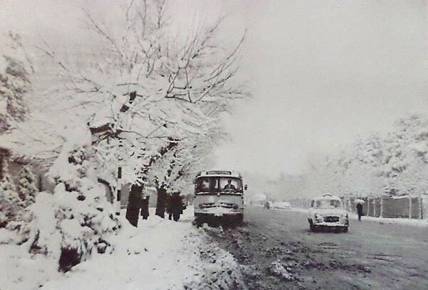 تصاویر زیبا و دیدنی از تهران قدیم در روز‌های برفی