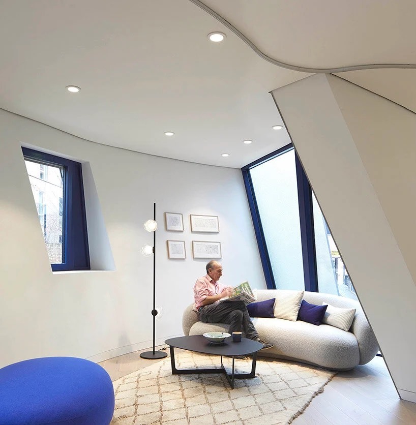معماری خاص مرکز درمان سرطان لندن با توجه به شرایط روحی بیماران و خانواده‌های آن‌ها (عصرایران)