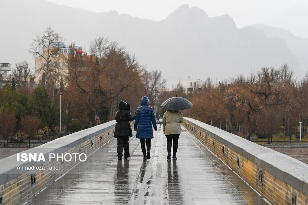 بارش باران زمستانی در اصفهان (ایسنا)