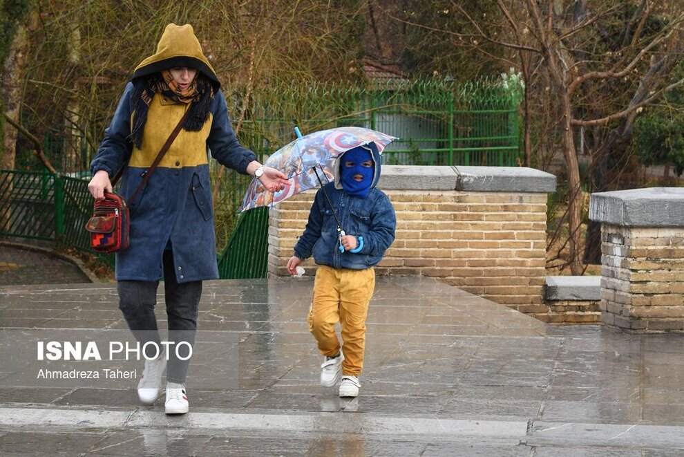 بارش باران زمستانی در اصفهان (ایسنا)
