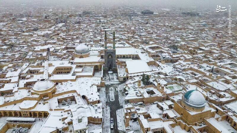 عکسی از سفیدپوش شدن شهر یزد پس از بارش برف
