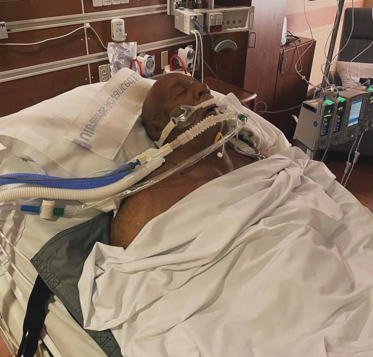 وضعیت وخیم مبارز شهیر MMA در بیمارستان