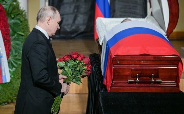 پوتین با یک دسته گل با چهره مشهور روسیه وداع کرد