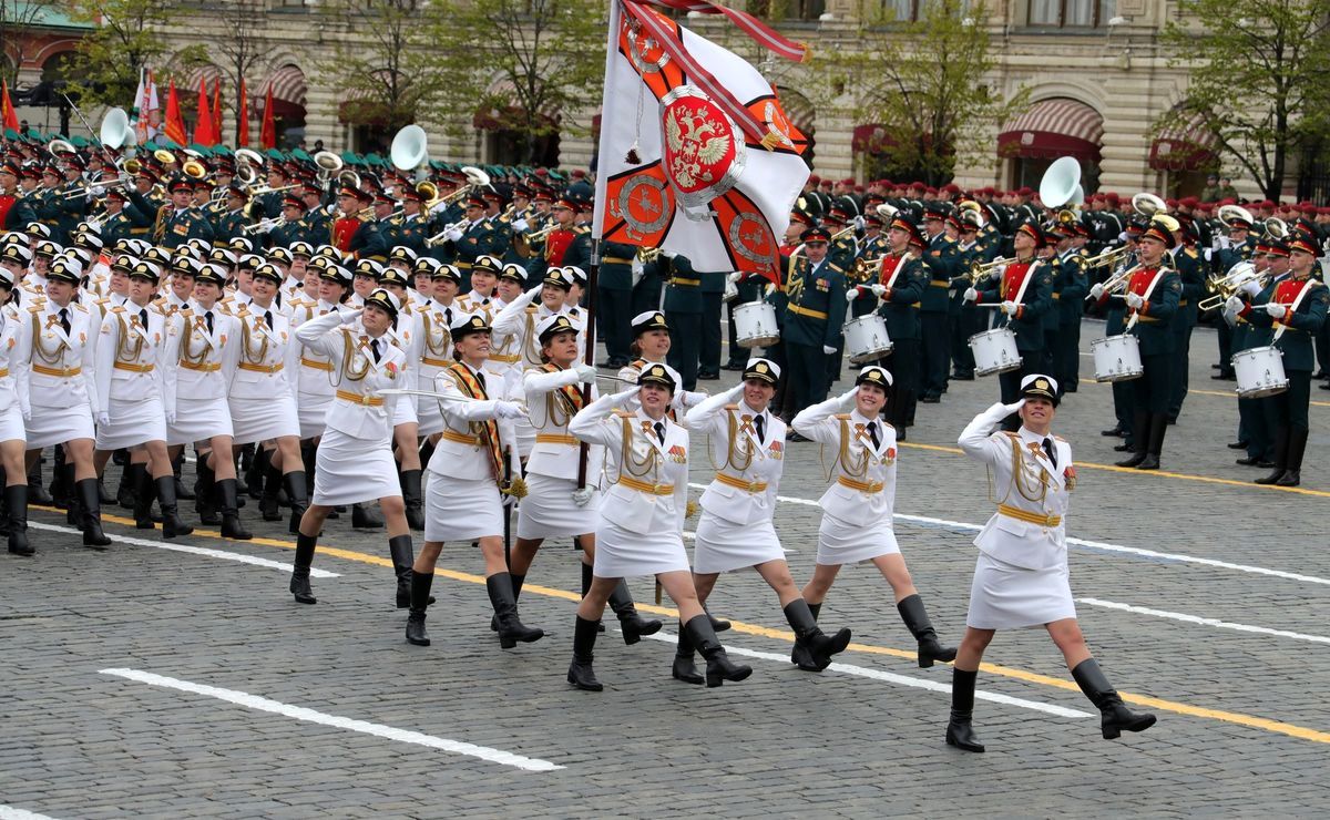 رژه زنان خوش تیپ ارتش روسیه در مسکو (خبرفوری)