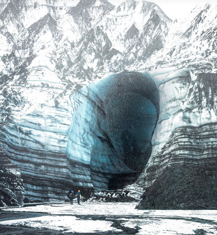 عکس‌هایی بی‌نظیر و زیبا از غار‌های یخچالی کشور ایسلند (یک پزشک)