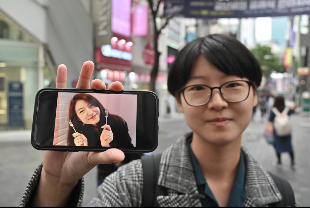 مبارزه زنان اهل کره جنوبی با استانداردهای سختگیرانه زیبایی در کشورشان
