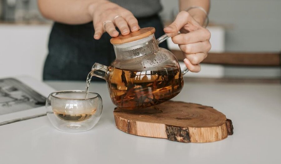 شیوه درست دم کردن چای که نمی‌دانستید | انواع چای و زمان ایده‌آل برای دم‌کشیدن چای