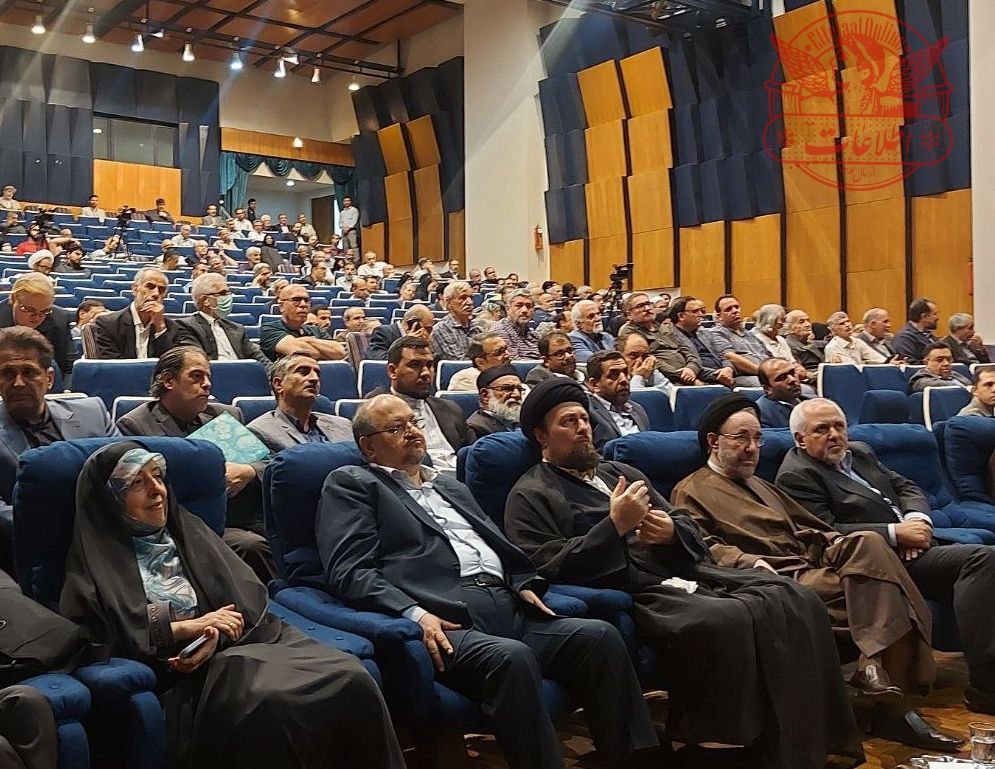 عکسی از حضور محمد خاتمی در یک مراسم رسمی