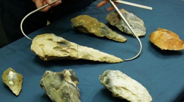 تبر,کشف تبرهای غول‌آسا با قدمت ۳۰۰ هزار سال در انگلستان (سرپوش)