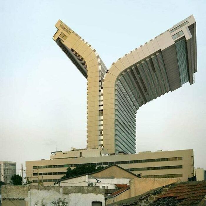 عکس‌هایی از ترسناک‌ترین ساختمان‌های دنیا (یک پزشک)