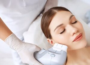 ۵ راهکار طلایی و موثر برای سفت شدن پوست صورت (یک پزشک)