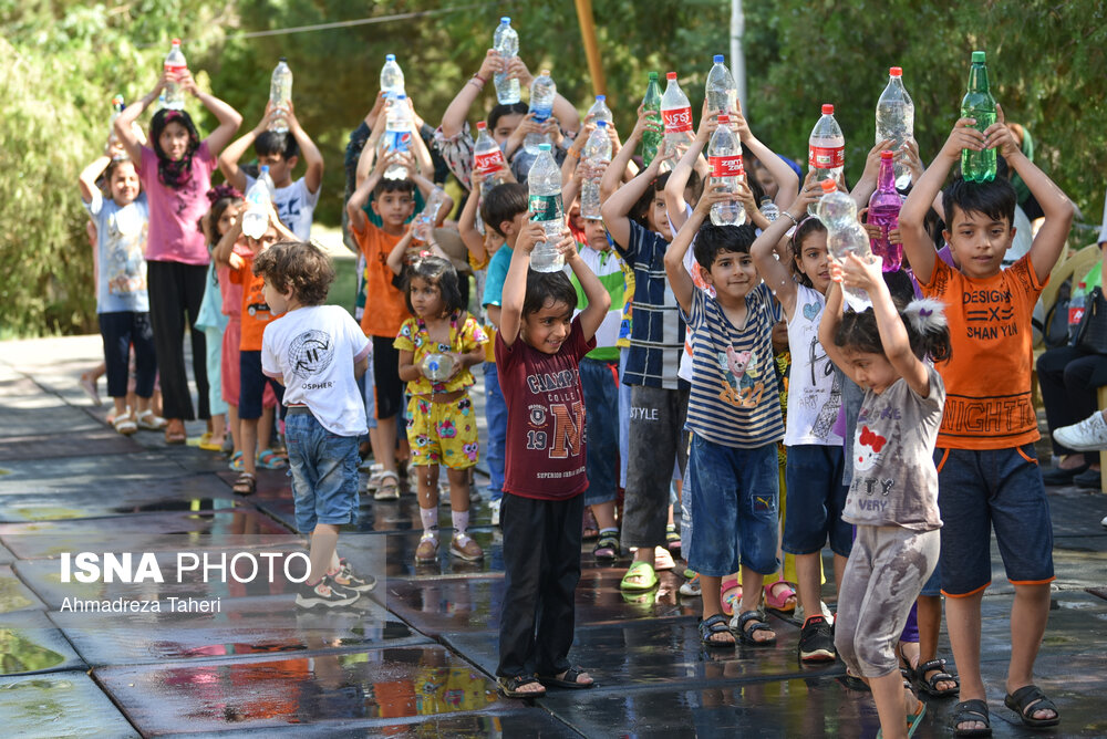 تصاویر تماشایی از برگزاری جشن آب پاشونک(ایسنا)
