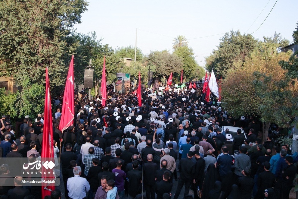 تجمع اعتراضی در باغ موزه نارنجستان شیراز