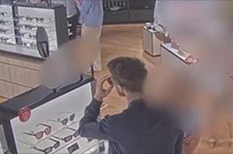 سرقت عینک آفتابی از یک مغازه توسط نماینده مجلس