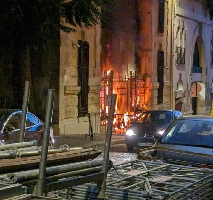 حمله گروهک منافقین به سفارت ایران در پاریس