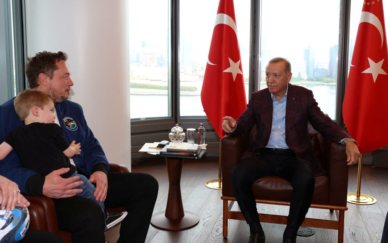 قاب دیده نشده ایلان ماسک همراه اردوغان