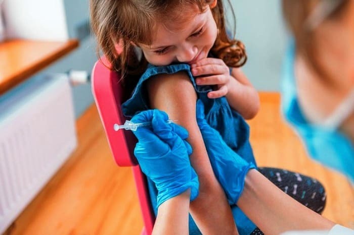 زمان مناسب زدن واکسن آنفولانزا + باید و نبایدها (نمناک)