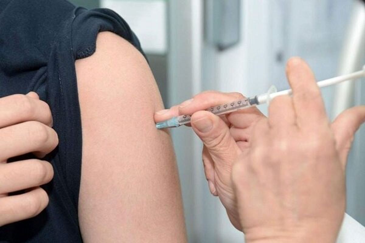 زمان مناسب زدن واکسن آنفولانزا + باید و نبایدها (نمناک)