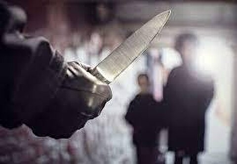 حمله وحشیانه یک دانش آموز با چاقو به معلم زن در کلاس